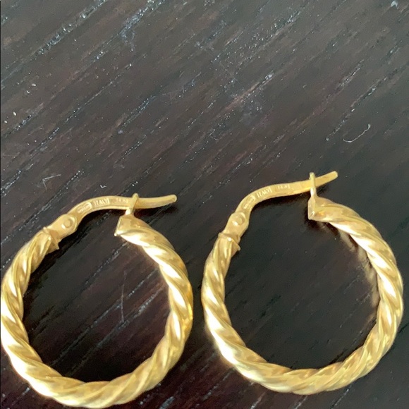 14k Italian gold twist hoop earrings - Picture 1 of 3